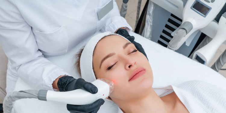 Dermatologia Clínica - Dr. Leandro Bonecker Lora
